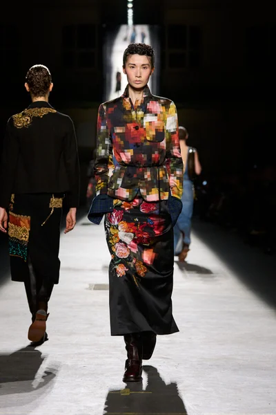 Look 57